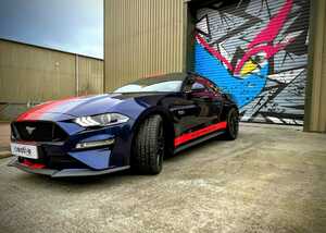 Custom Gloss Red Stripes on Dark Blue Mustang GT - Passenger Side View